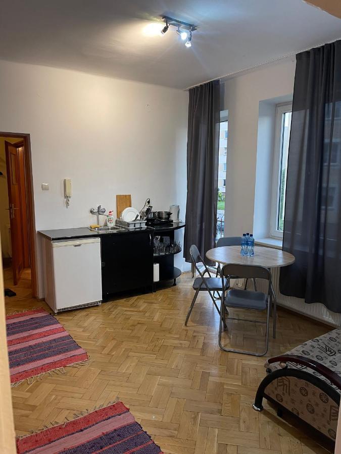 Apartamenty 650 Metrow Od Dworca Przemyśl Exterior foto